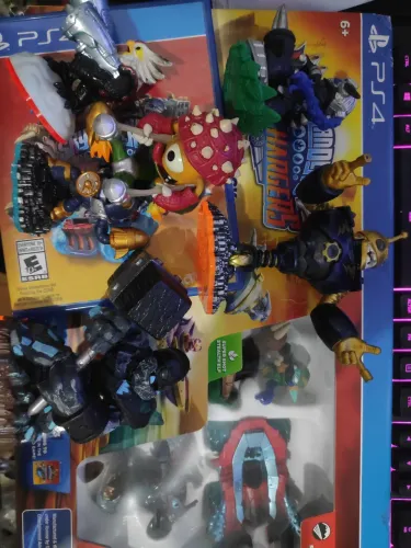 Skylanders variados fogo terra tecnologia