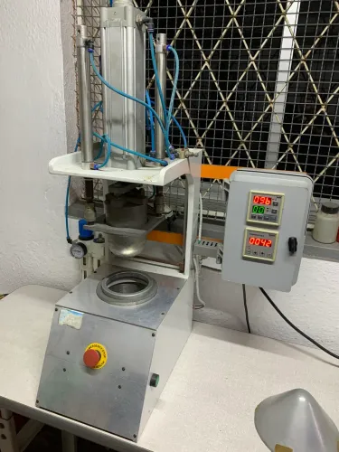 Máquina industrial para bojar soutien