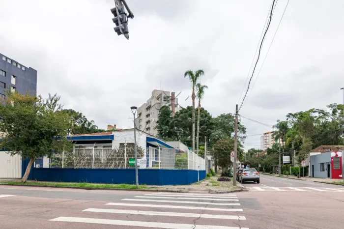 Casa comercial com 220m² - Bairro Alto da Rua XV - para alugar