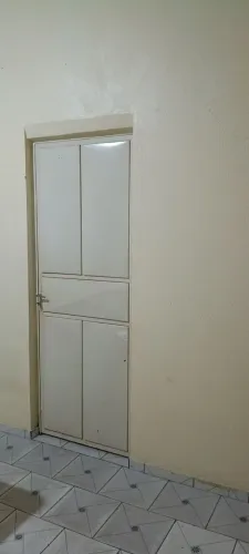 Quarto disponível para alugar.