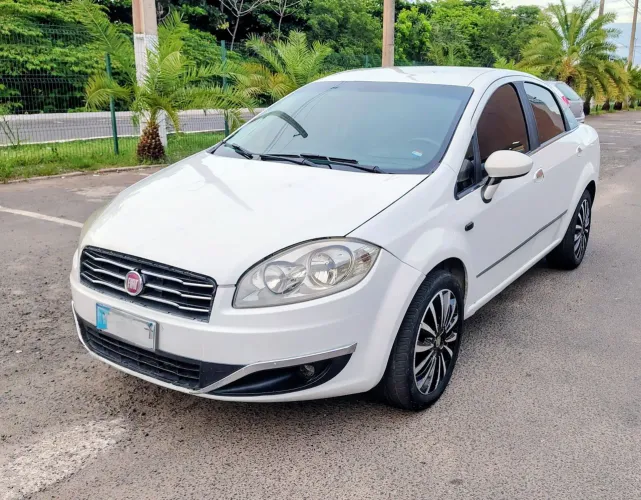Fiat Linea Essence 1.8 Flex 16V 4P 2015