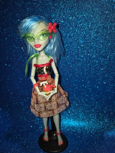 Ghoulia skull shores monster high