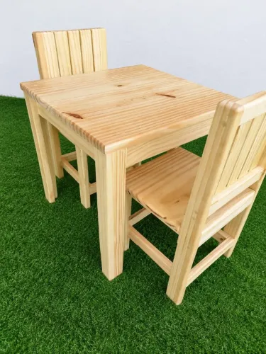 Conjunto mesa e 2 cadeiras infantis 