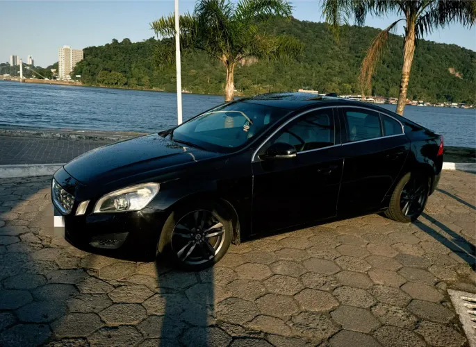 Volvo S60 T-5 2.0 240cv 4P 2012