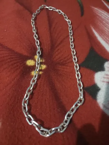 Cordão de prata Cartier pra desapego rápido não sei o peso