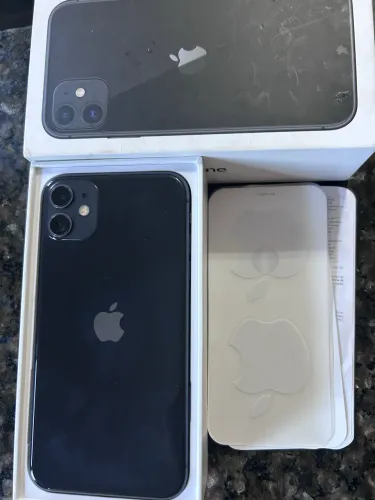 iPhone 11 com caixa original