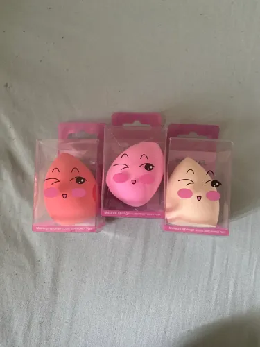 Três esponjas maquiagem
