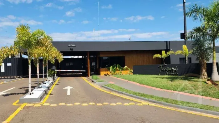 Terreno em condomínio fechado à venda