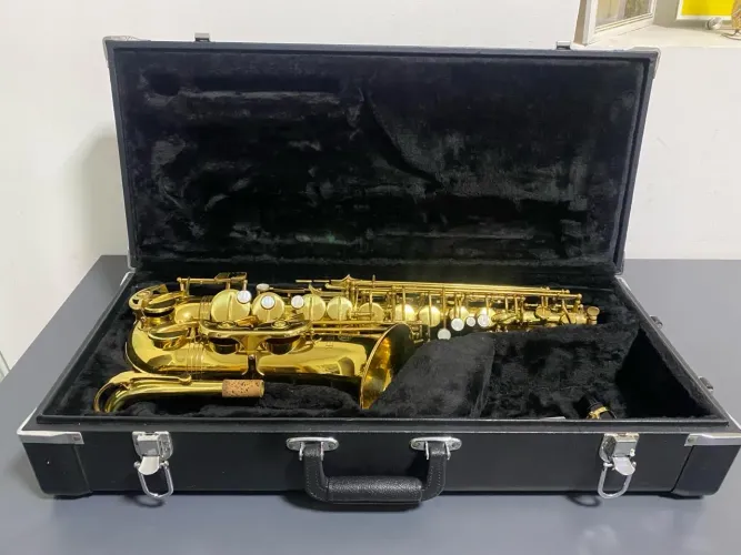 Saxofone Alto Jupiter JAS-500Q - Excelente Estado
