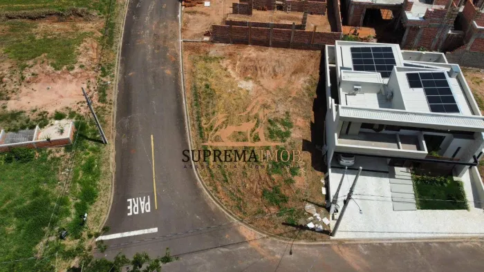 Terreno de esquina à venda - Residencial Valência - Pirapozinho/SP