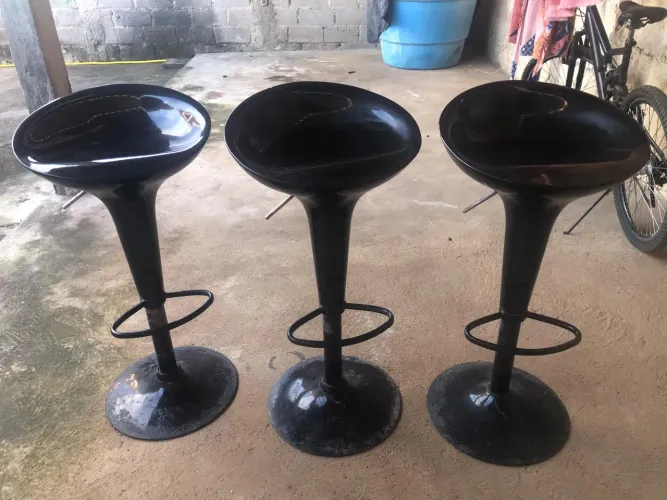 BANQUINHO GIRATÓRIO DE COZINHA