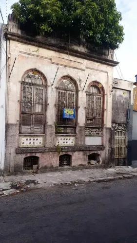 Terreno na Rua Manoel Barata, med. 7x37, próx. a Rui Barbosa.