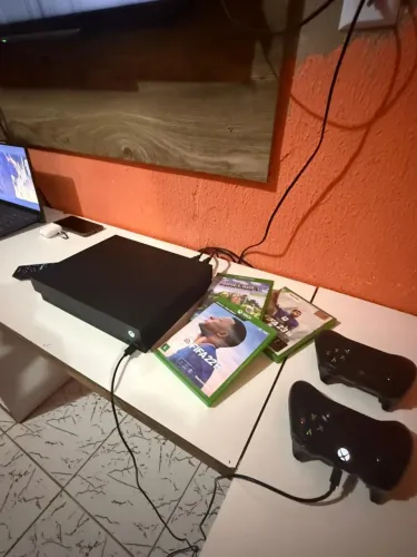 Xbox One X 1TB 