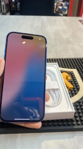 iPhone 16 cor azul três meses de uso bateria 100 por cento