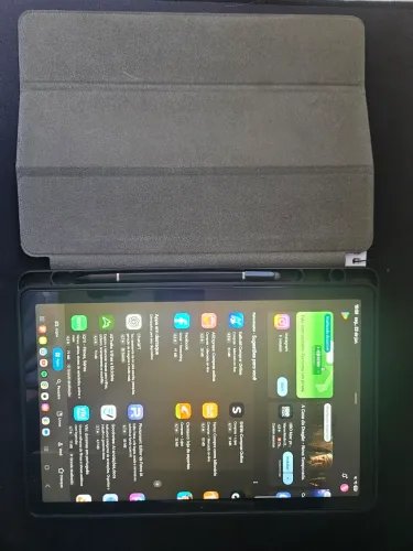 Galaxy Tab A9+ com capinha e caneta 