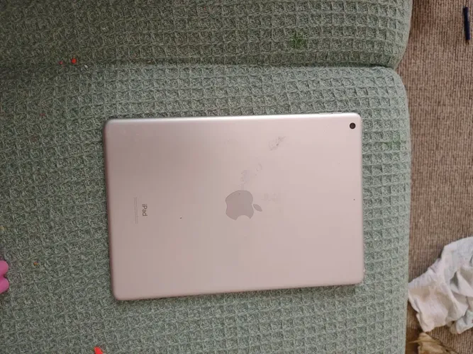 iPad 9a geração. Pouco uso.