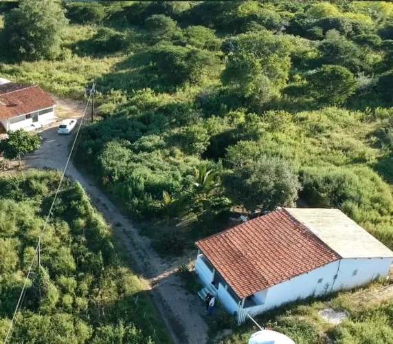 Chácara a 10km da cidade, sentido Caetés