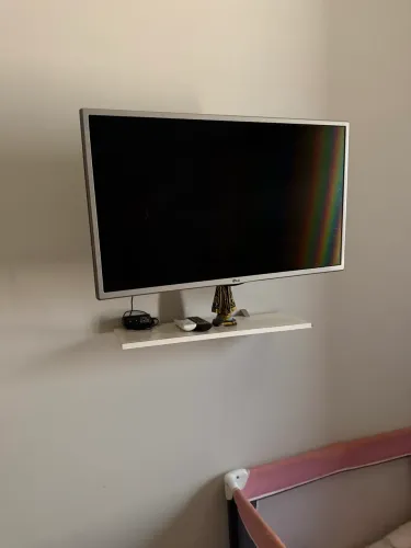 TV LG 32 polegadas - com suporte e antena
