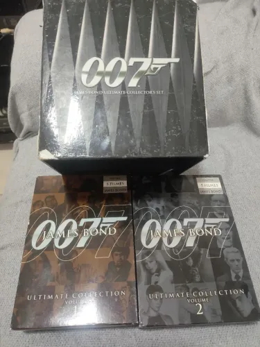 BOX DVDs JAMES BOND (007). 21 DVDs EM EXCELENTE ESTADO DE CONSERVAÇÃO.