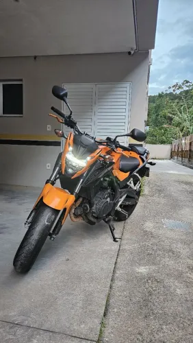 Linda CB500F