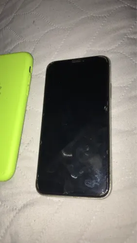 Vendo iPhone X tudo ok so a traseira quebrado não trava iCloud livre 