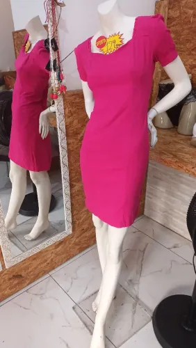 Vestido NOVO, rosa pink, viscolinho com elastano todo forrado excelente acabamento.  NOVO