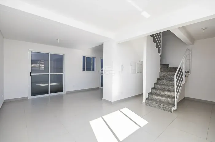 Sobrado para venda com 85 metros quadrados com 2 quartos em Santa Cândida