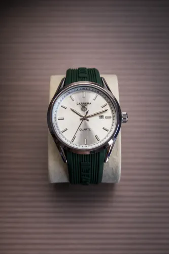 TAG Heuer Carrera com Pulseira Verde Militar em Silicone