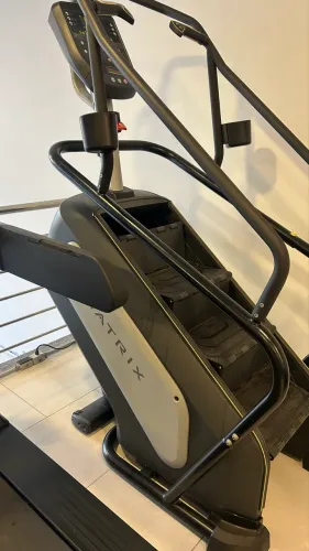 Simulador de escada MATRIX ENDURANCE