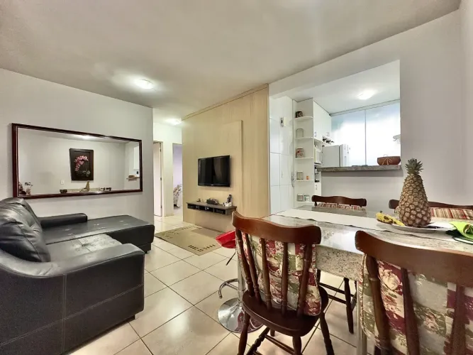 Apartamento com 3 Quartos e 2 banheiros à Venda, 65 m² por R$ 329.000