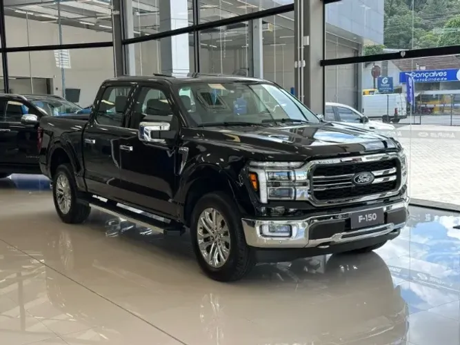 Ford F-150 Lariat Black 4X4 5.0 V8 2025