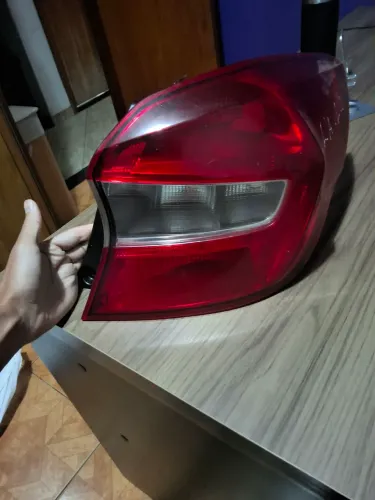 Lanterna Ford ka hatch 2018 lado direito