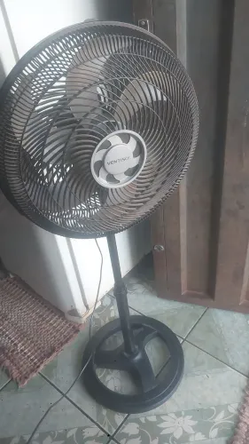 Ventilador semi novo