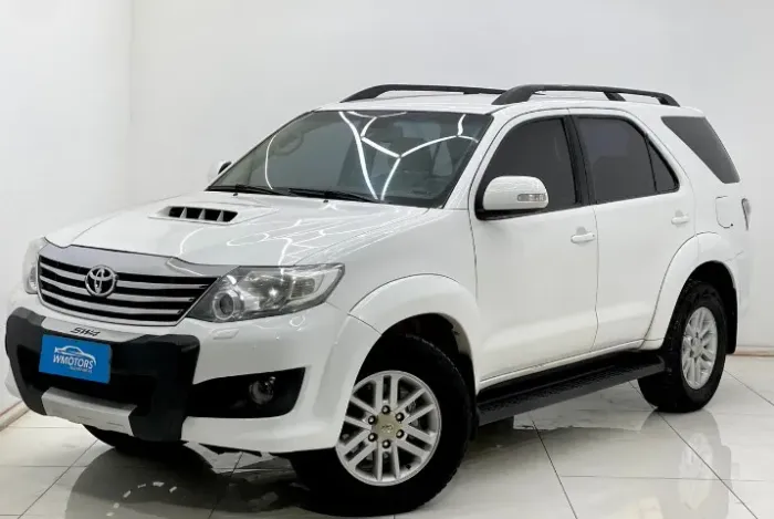 Toyota Hilux SW4 SRV D4-d 4X4 3.0 TDI Dies. AUT 2013