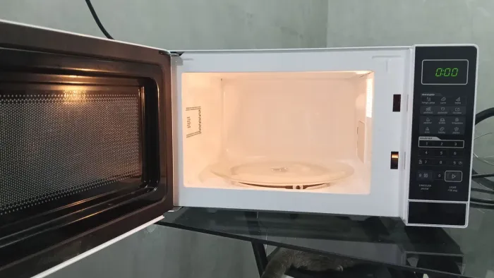 Microondas 20 litros mideia