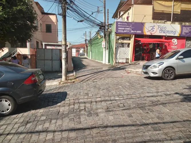 Alugo Casa de vila