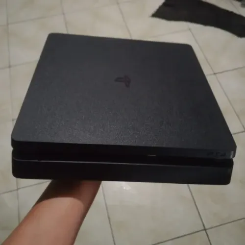 PS4 Slim + HD Externo + 3 Jogos - Excelente Estado