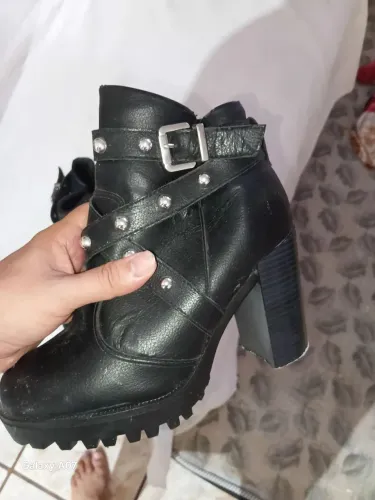 Bota de couro ferminina