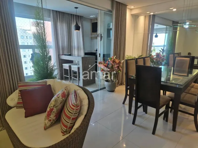 Apartamento à venda com 4 quartos, suíte master, closet e vista panorâmica no Condomínio V
