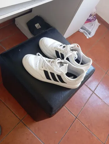 Adidas courtblock