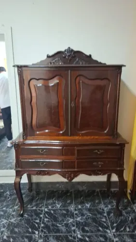Cristaleira Buffet Antiga de Madeira com Espelho e Gavetas