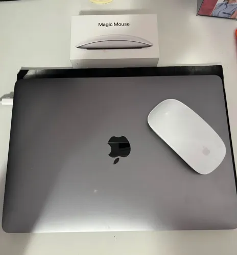 MacBook M1 + Magic Mouse