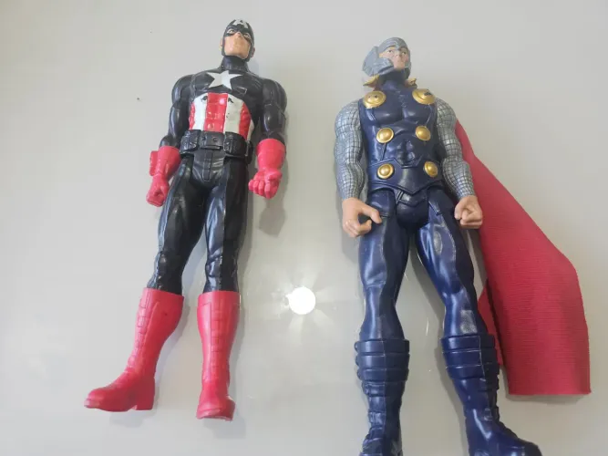 Boneco Thor E Capitão América Colecionáveis