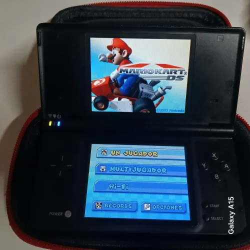 Vendo esse Nintendo DS funcionando tudo perfeitamente vai junto o carregador e 2 jogos 
