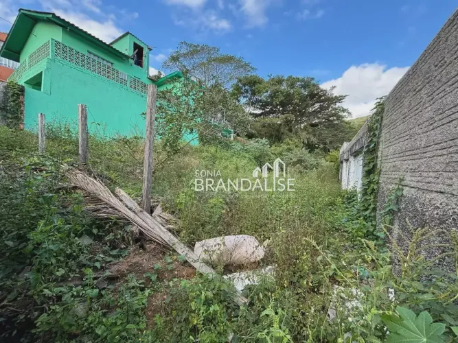 Excelente oportunidade para construir a casa dos seus sonhos ou investir!