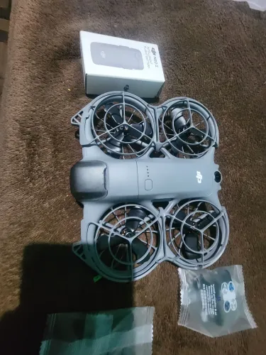 Vendo drone DJI NEO FLY MORE novo sem detalhes
