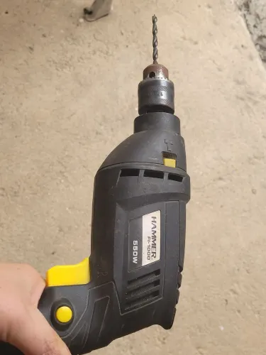 Vendo Furadeira de impacto hammer 550 w 
