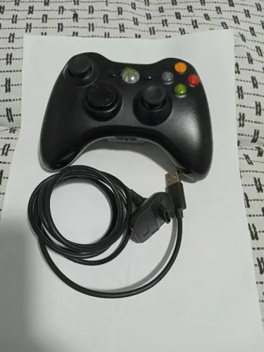 Controles originais e acessórios de games