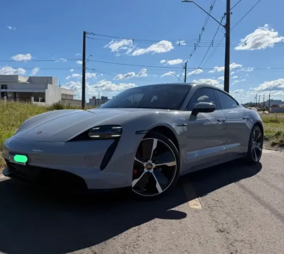 Porsche Taycan Turbo (elétrico) 2022