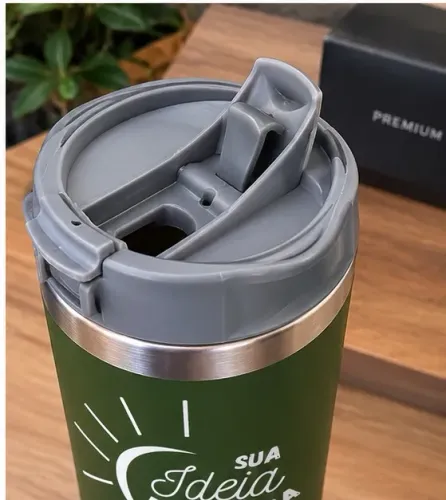 Copo Térmico Verde Militar 900ml com Tampa Flip Straw e Alça
